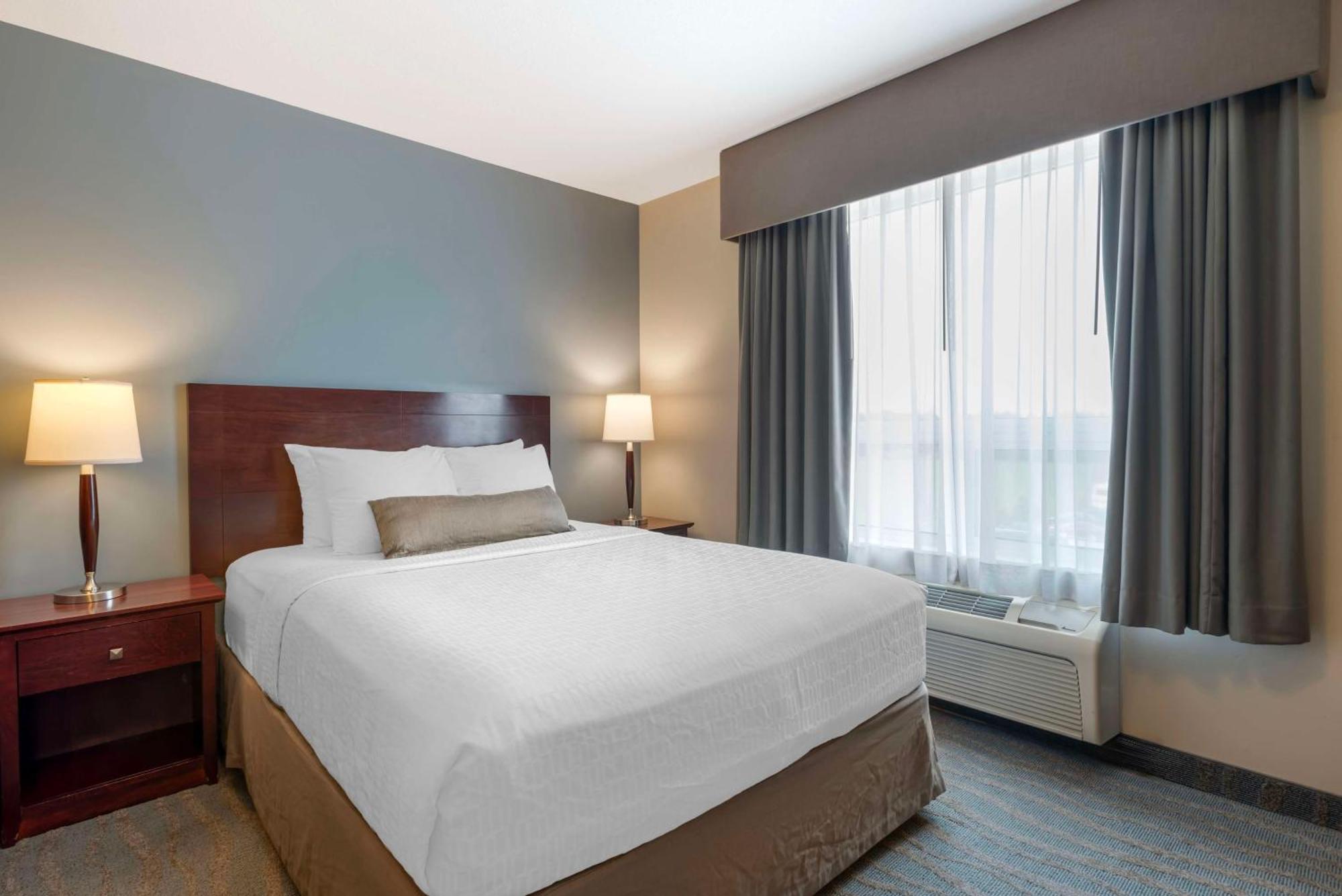 Best Western Rocky Mountain House Exterior photo