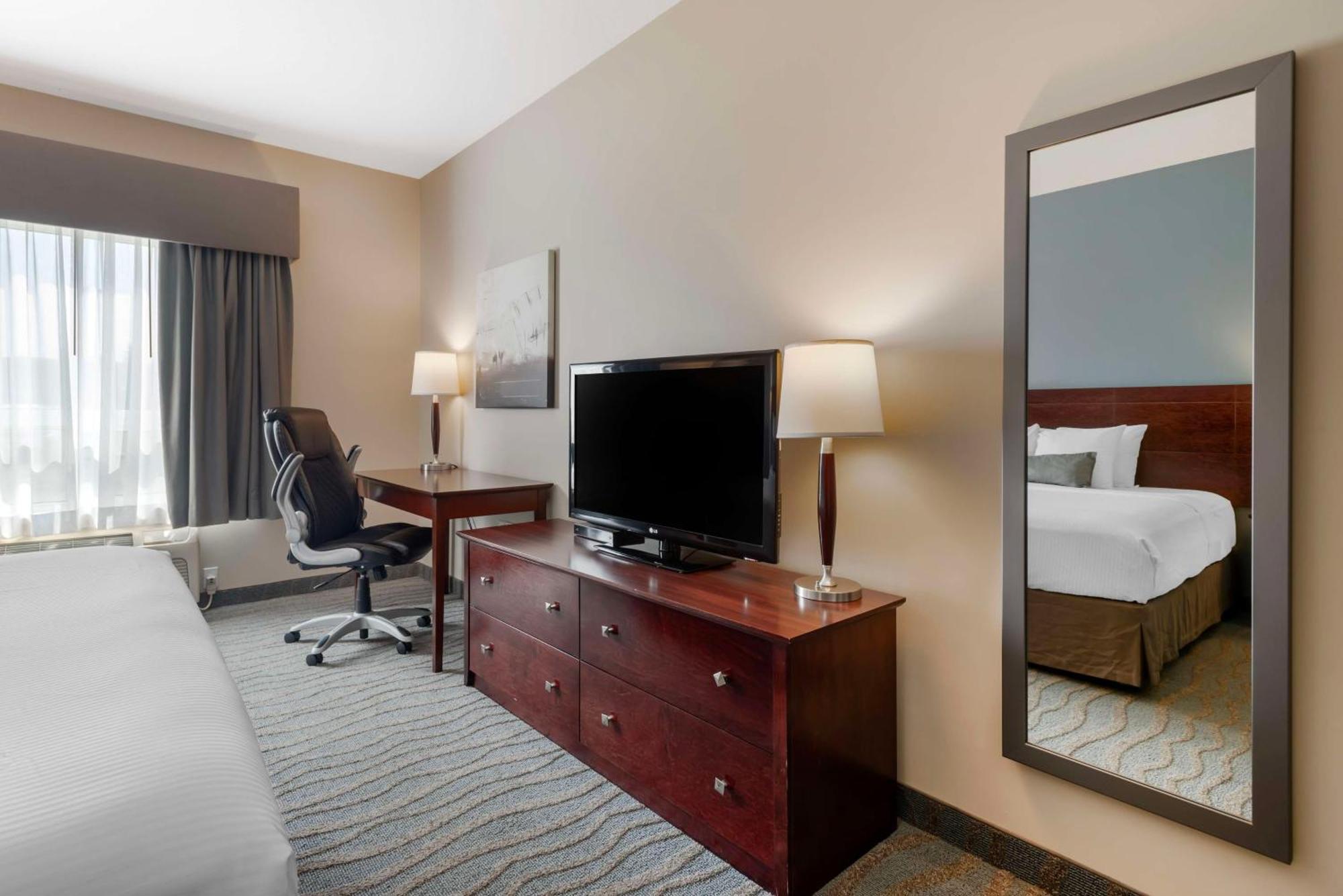 Best Western Rocky Mountain House Exterior photo