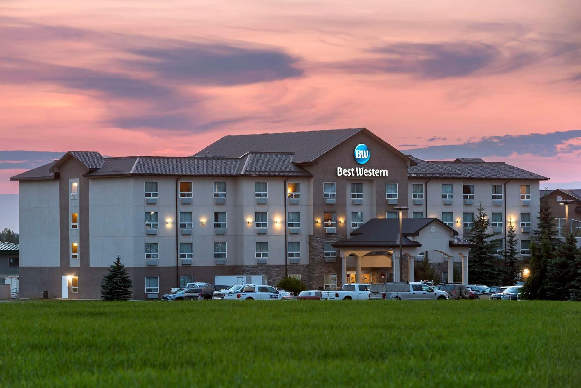 Best Western Rocky Mountain House Exterior photo