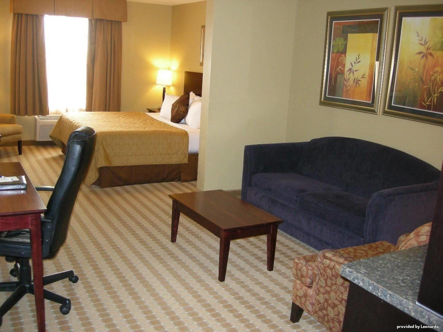 Best Western Rocky Mountain House Room photo